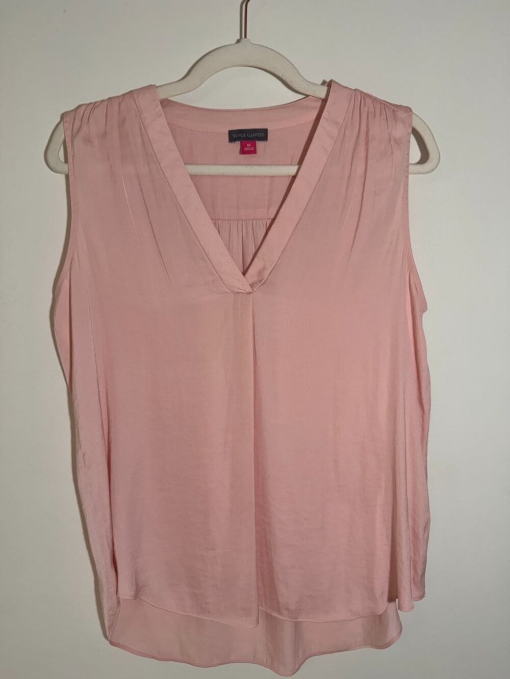 Vince Camuto Blush Pink Sleeveless V Neck Blouse Women’s Flowy Top